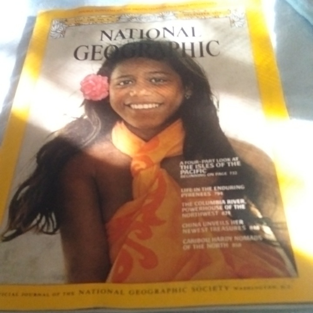 Dec 1974 national geographic magazine with map